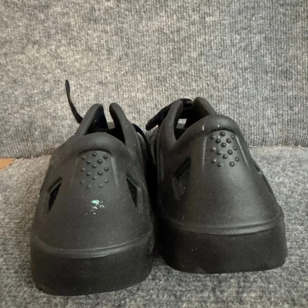 OOFOS OOCandoo Black Recovery Sandals Mens 8 Womens 11 EU 42 Lightweight Shoes